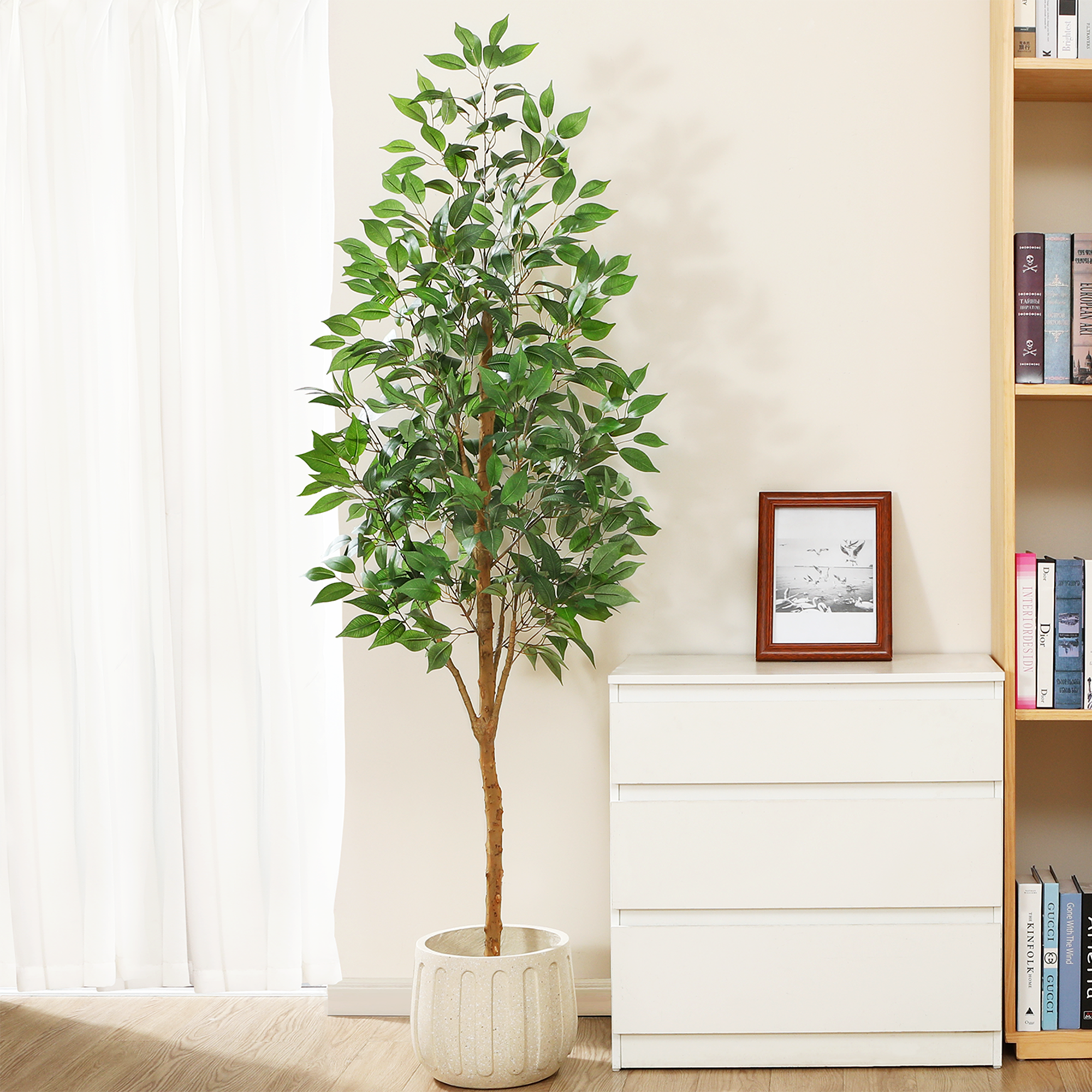 Low maintenance Artificial Ficus Tree in green, made of fabric and wood