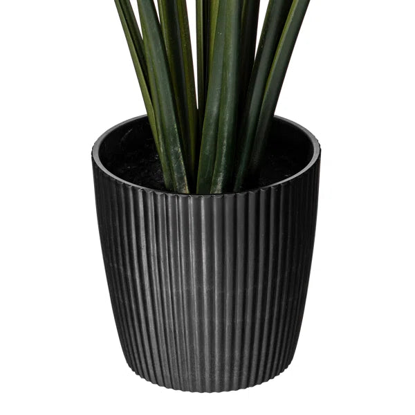 High-quality artificial philodendron bush with durable, vibrant green leaves for long-lasting beauty.