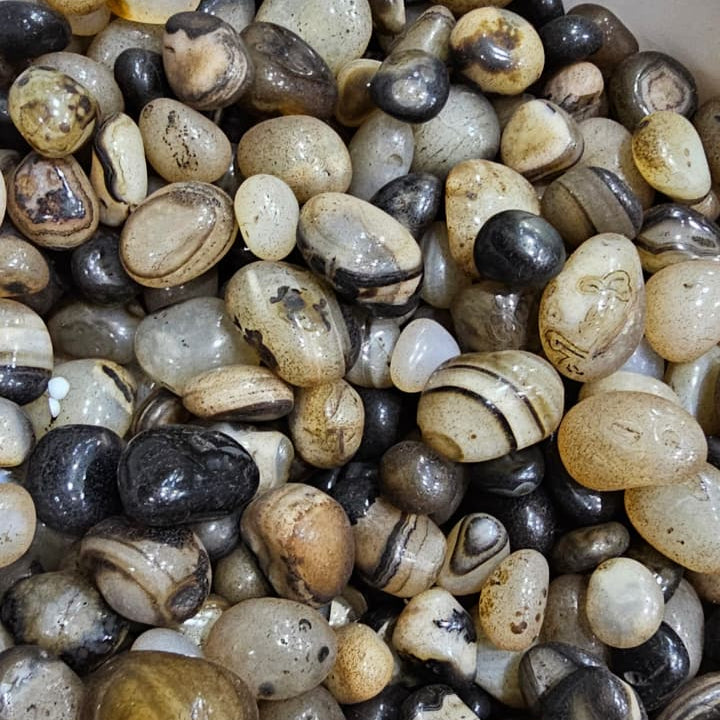 Natural River Pebbles – Smooth Decorative Stones in Warm Brown &amp; Subtle Gray for Garden, Aquarium &amp; Landscaping